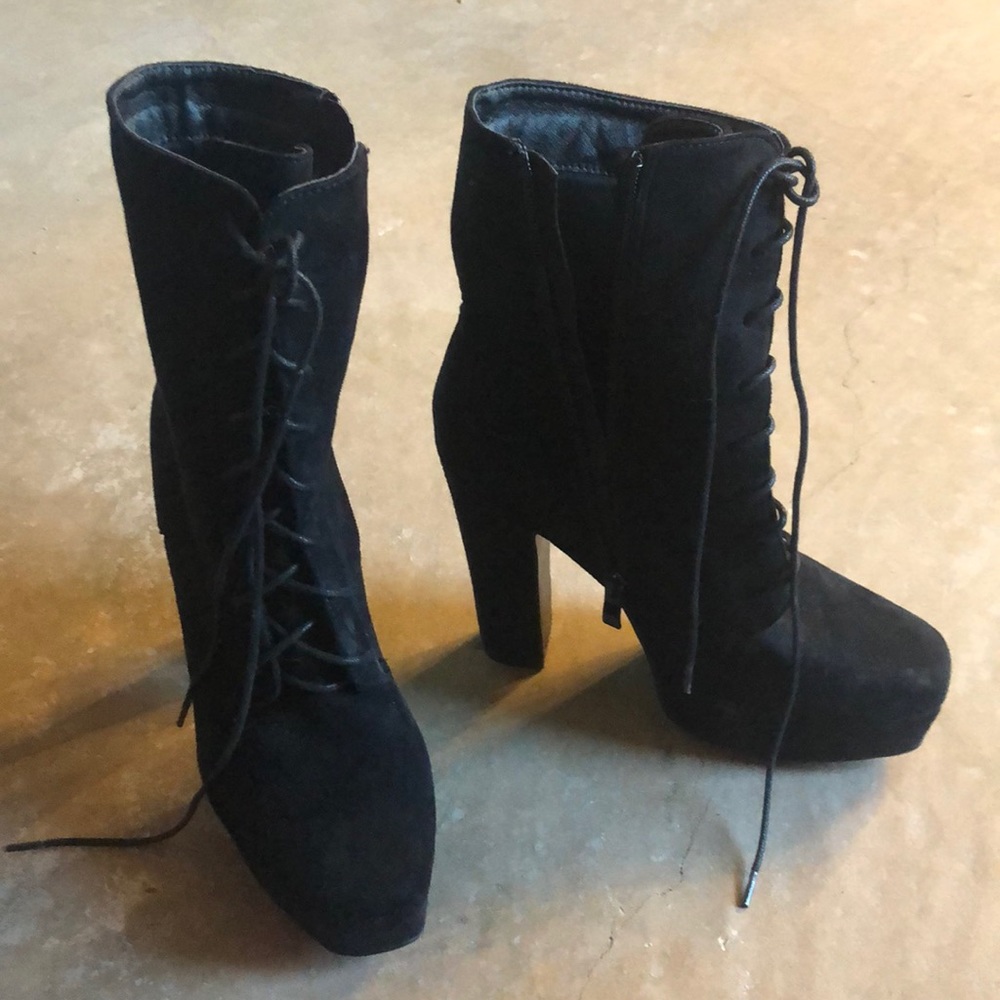 Black High Heeled Boots